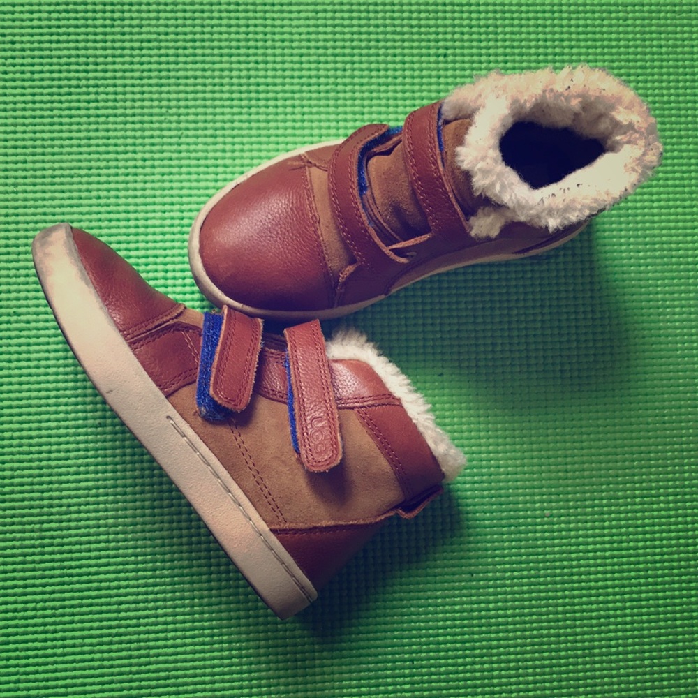 Child UGG boots, size 11. [was worn less than 5x]